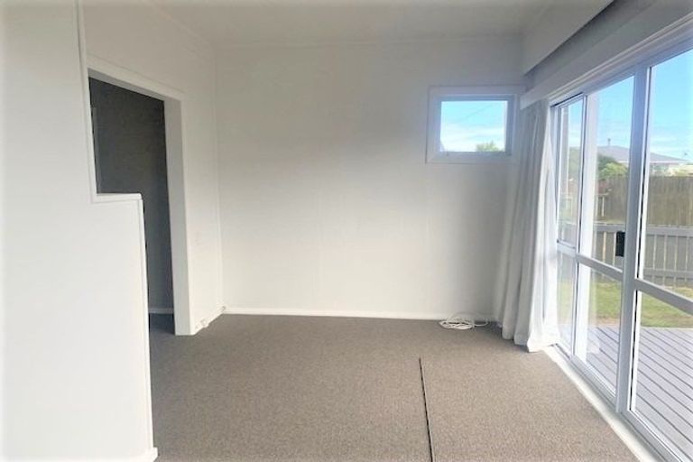 Photo of property in 27 Roore Street, Foxton Beach, Foxton, 4815