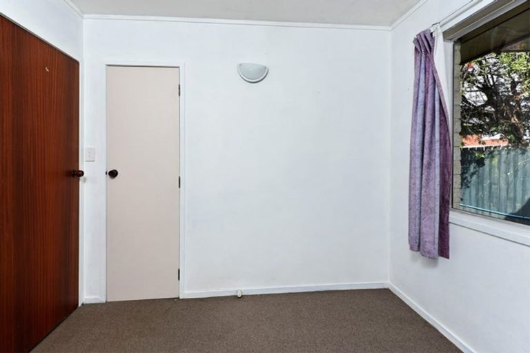 Photo of property in 106 Colwill Road, Massey, Auckland, 0614