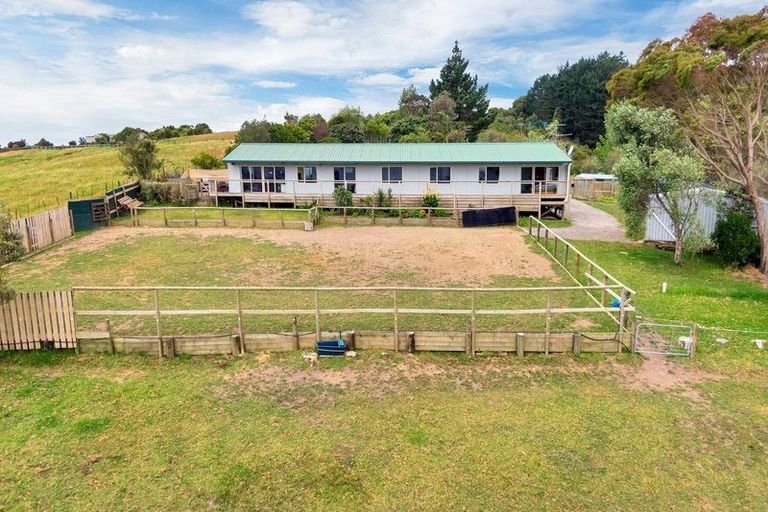 Photo of property in 69 Pipitiwai Drive, Helensville, Kaukapakapa, 0871