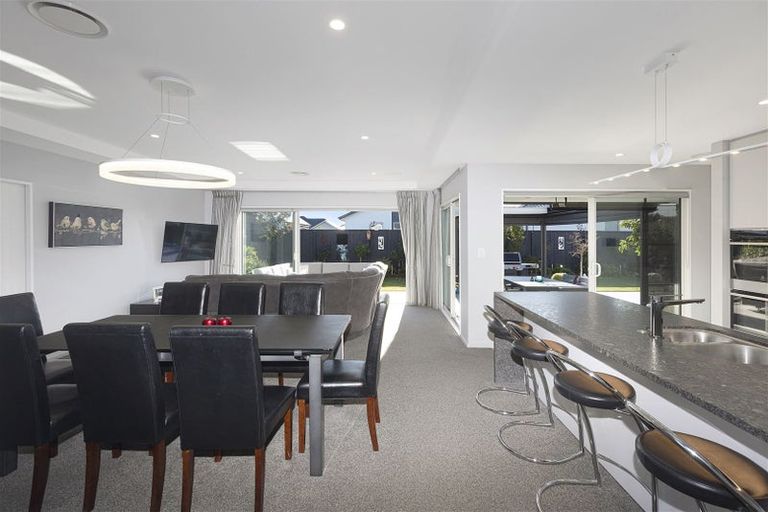 Photo of property in 10 Gerard Place, Rangiora, 7400