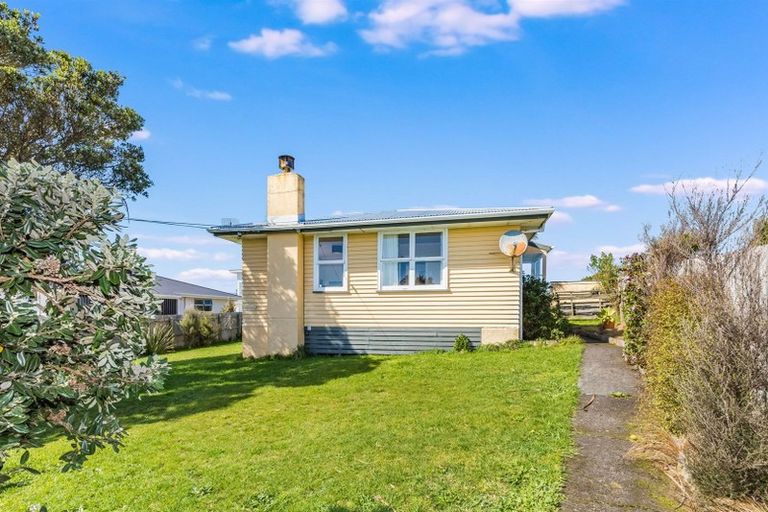 Photo of property in 67 Pikarere Street, Titahi Bay, Porirua, 5022
