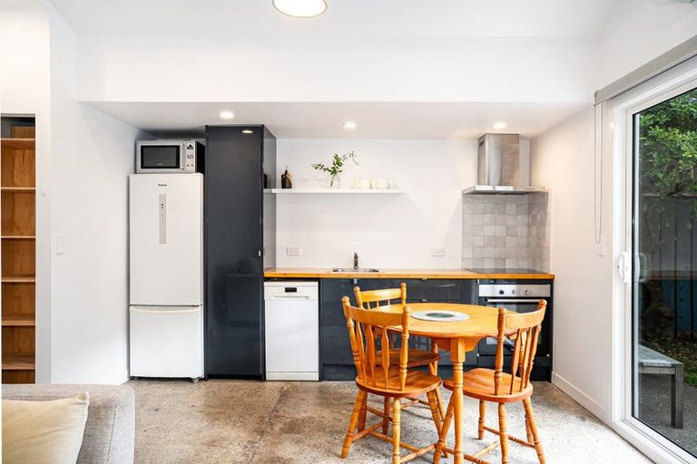 Photo of property in 35 Strathavon Road, Miramar, Wellington, 6022