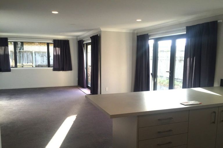 Photo of property in 5 Bronte Place, Leamington, Cambridge, 3432