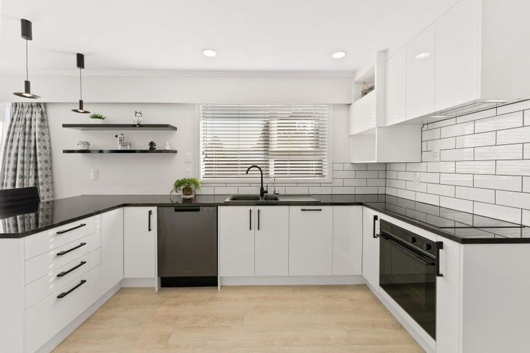 Photo of property in 37 Holland Street, Wainuiomata, Lower Hutt, 5014