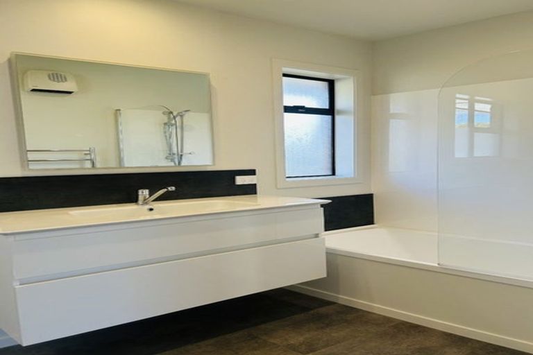 Photo of property in 80 Balrudry Street, Avonhead, Christchurch, 8042