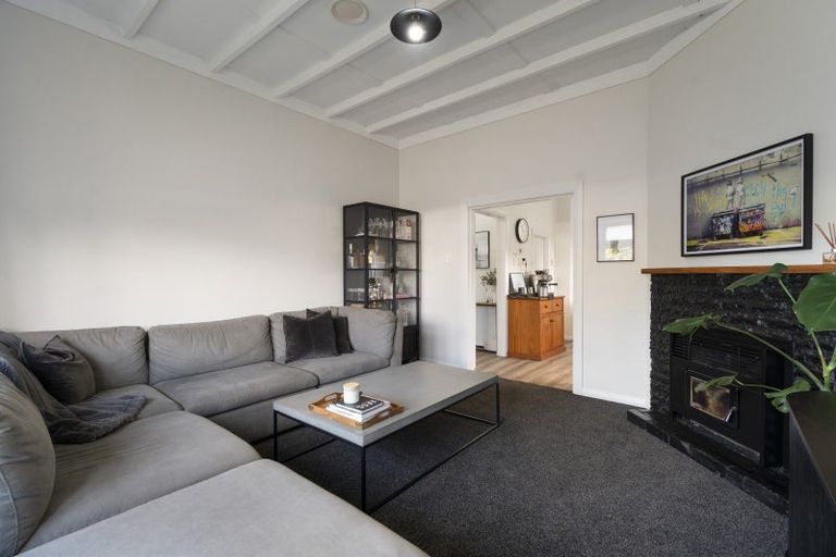 Photo of property in 33 Featherston Street, Takaro, Palmerston North, 4412