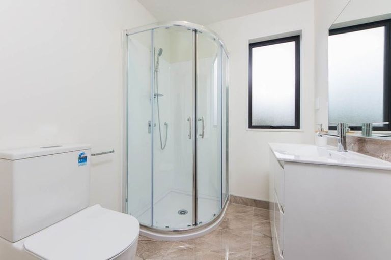 Photo of property in 1d Quincey Place, Massey, Auckland, 0614