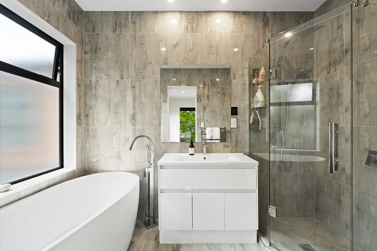 Photo of property in 3b Lake Domain Drive, Frankton, Hamilton, 3204