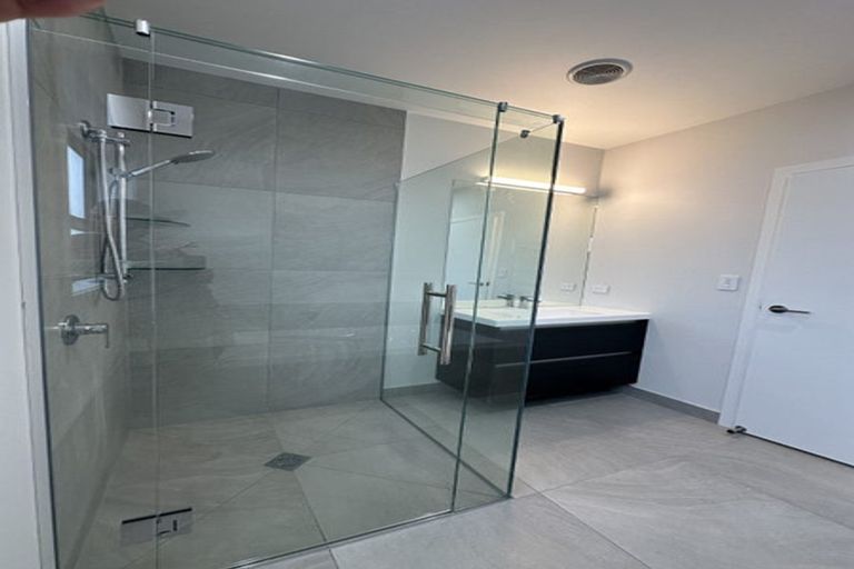 Photo of property in 5 Cassin Place, Taradale, 4112