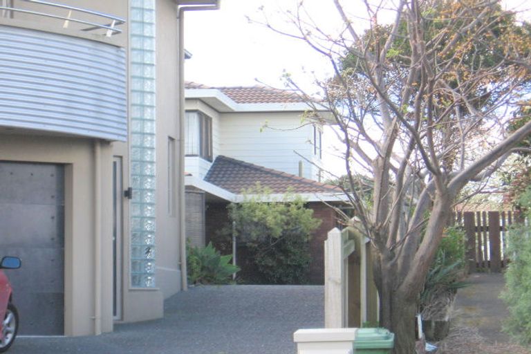 Photo of property in 33 Pitau Road, Mount Maunganui, 3116