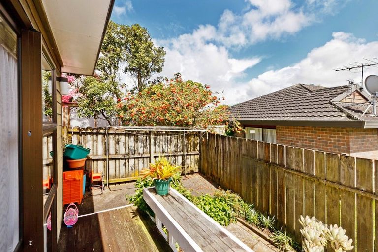 Photo of property in 31 Glucina Avenue, West Harbour, Auckland, 0618