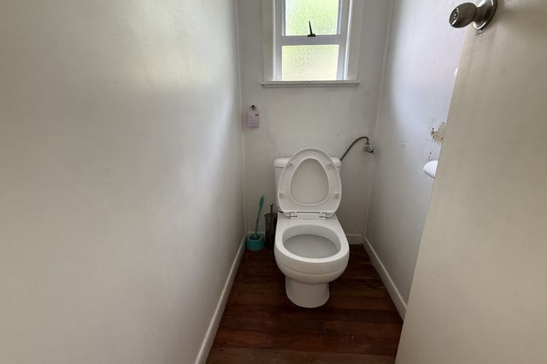 Photo of property in 12 Mason Street, New Lynn, Auckland, 0600