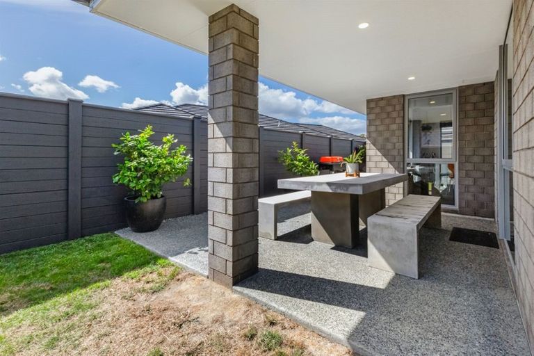Photo of property in 3 Shearwater Lane, Whitby, Porirua, 5024