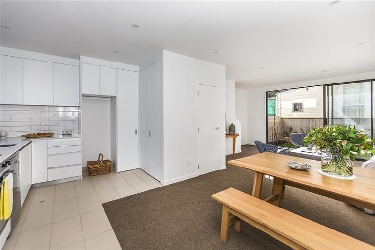 Photo of property in 74u5 Derwent Street, Island Bay, Wellington, 6023