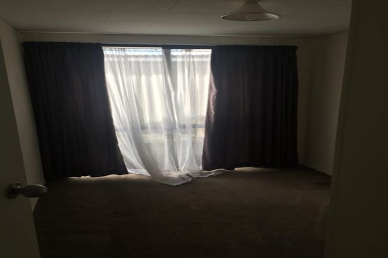 Photo of property in 71 Heathdale Crescent, Papakura, 2110