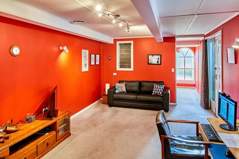 Photo of property in 5 Mahoe Street, Tawa, Wellington, 5028