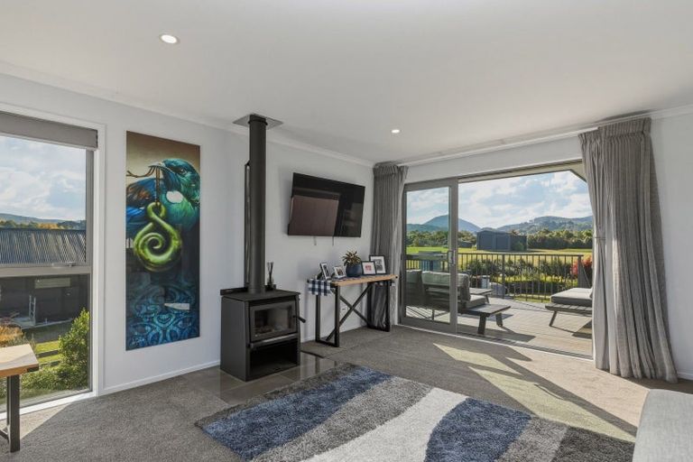 Photo of property in 9 Lancewood Way, Kinloch, Taupo, 3377