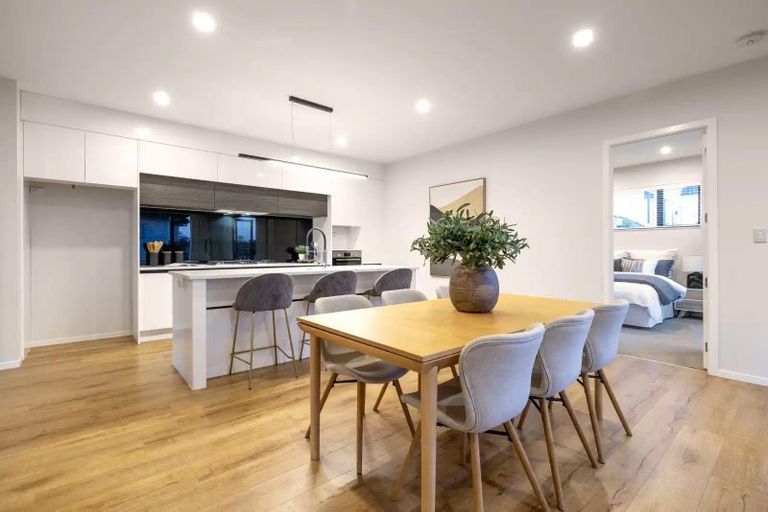 Photo of property in 5 Byron Drury Way, Riverhead, 0820