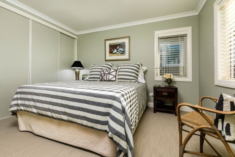 Photo of property in 15 Landmark Terrace, Orewa, 0931