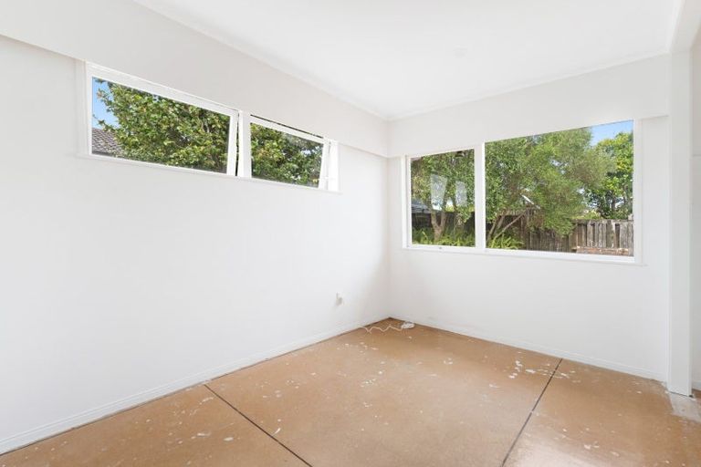 Photo of property in 9 Kurnell Drive, Botany Downs, Auckland, 2010