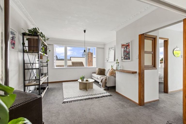 Photo of property in 44 Savoy Road, Glen Eden, Auckland, 0602