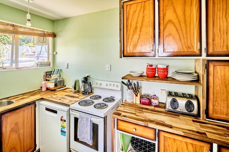 Photo of property in 171f4 Queens Drive, Lyall Bay, Wellington, 6022