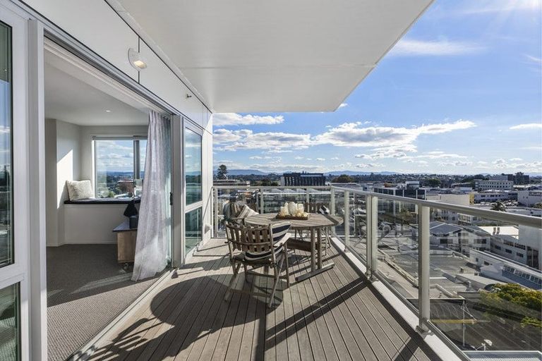 Photo of property in 11/72b Devonport Road, Tauranga, 3110