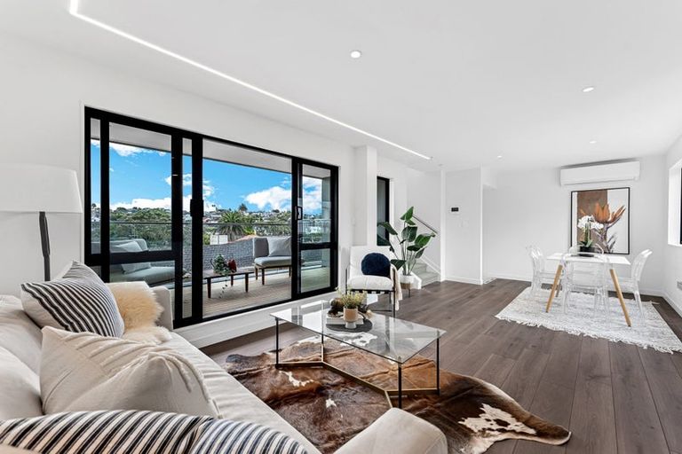 Photo of property in 5/49 Northboro Road, Belmont, Auckland, 0622