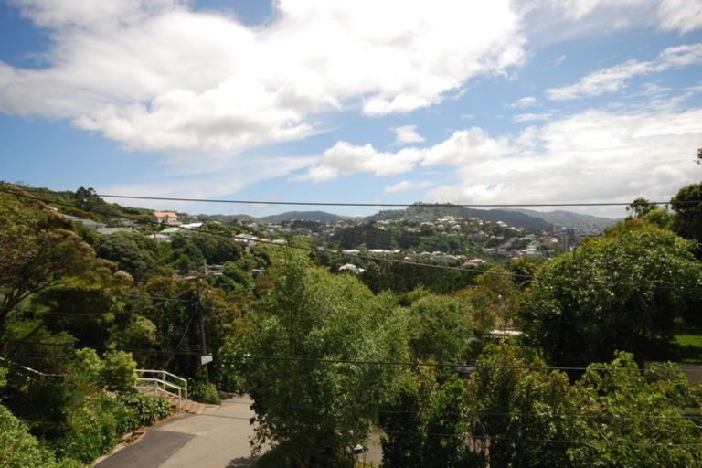 Photo of property in 23u1 Tanera Crescent, Brooklyn, Wellington, 6021