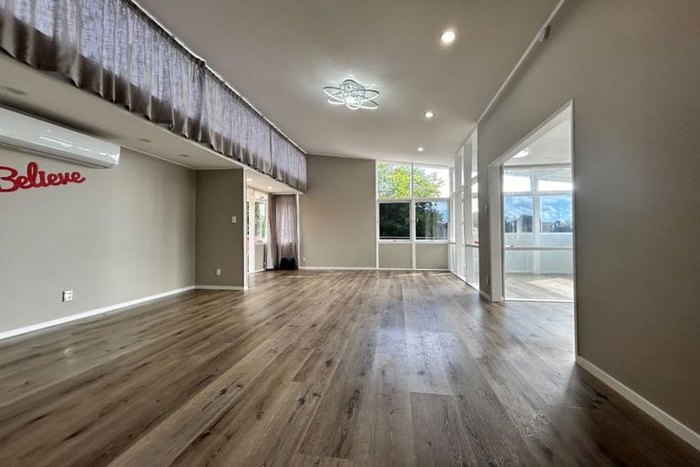 Photo of property in 203 Don Buck Road, Massey, Auckland, 0614