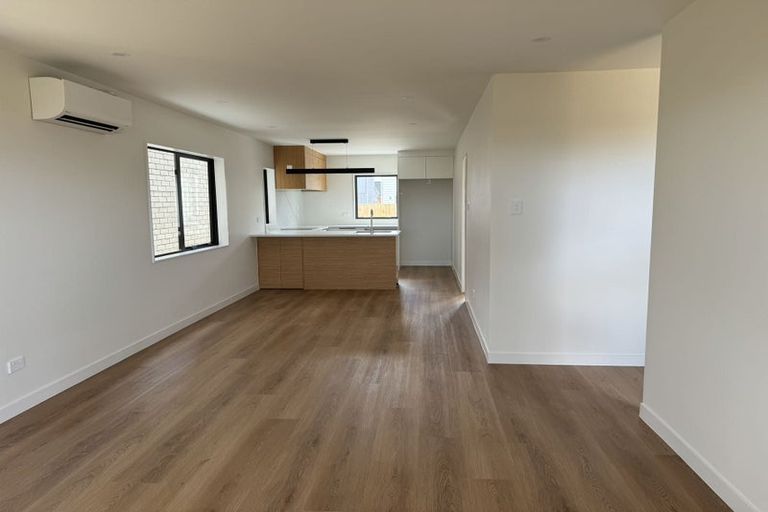 Photo of property in 121b Grove Road, Papakura, 2110