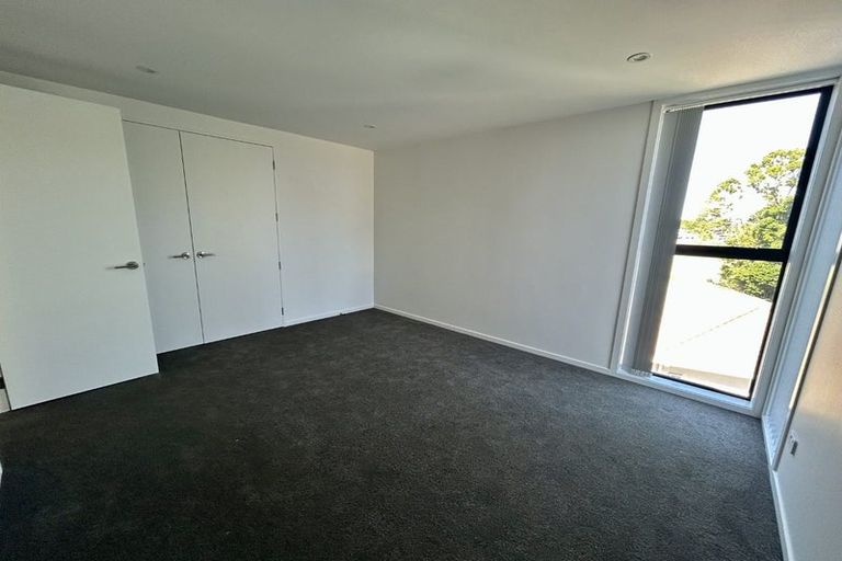 Photo of property in 15 Tiraumea Drive, Pakuranga, Auckland, 2010