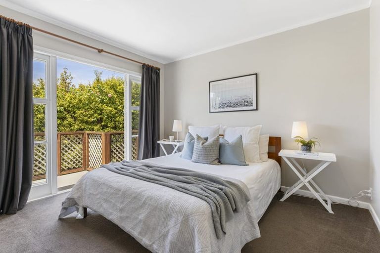 Photo of property in 47 Lyons Avenue, Murrays Bay, Auckland, 0630