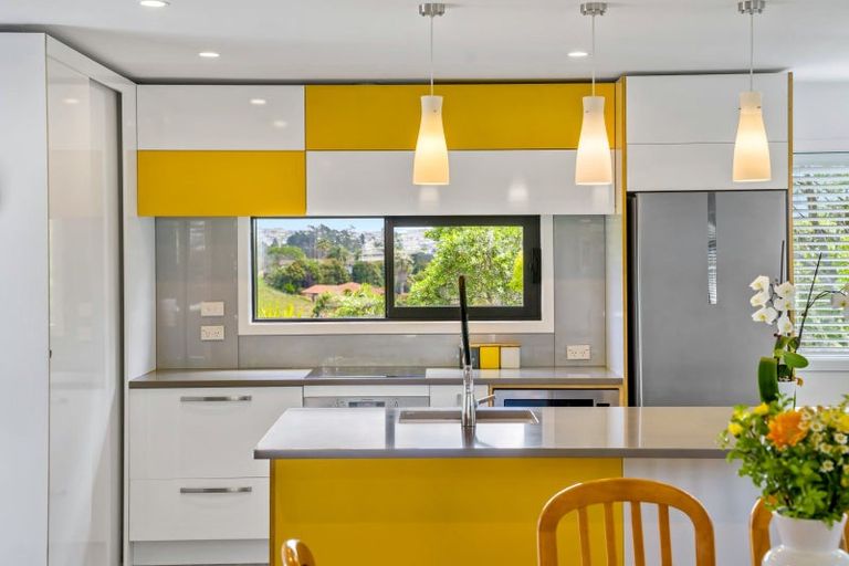 Photo of property in 26 Moffat Road, Red Beach, 0932