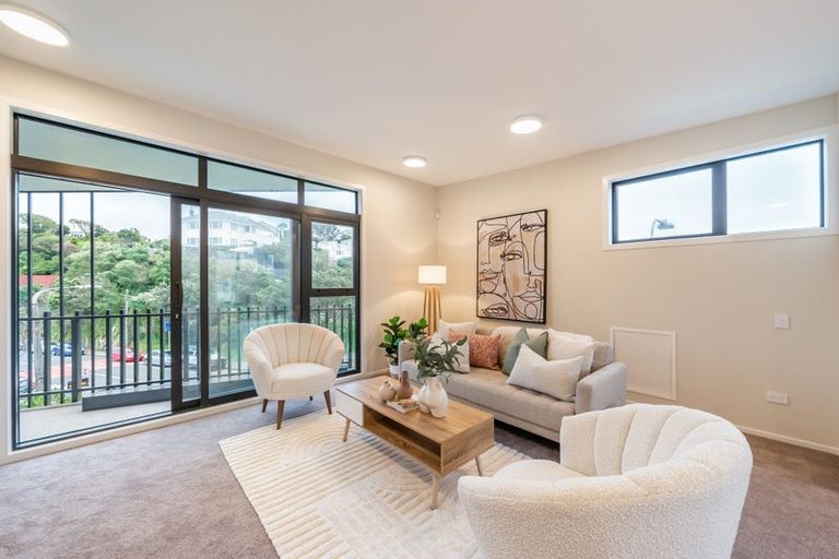 Photo of property in 52u7 Northland Road, Northland, Wellington, 6012
