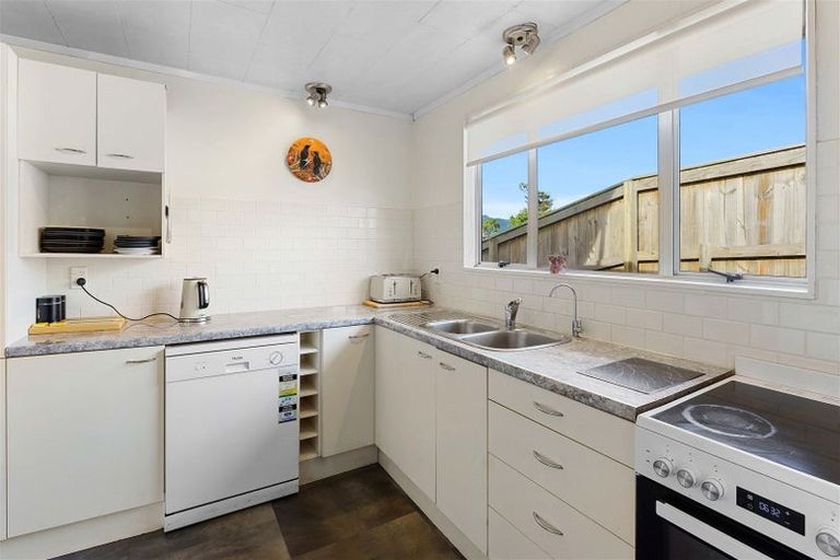 Photo of property in 43 Dixie Street, Te Horo Beach, Otaki, 5581