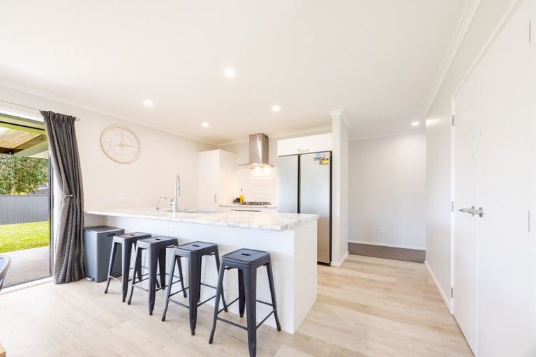 Photo of property in 2 Bibby Street, Waipawa, 4210