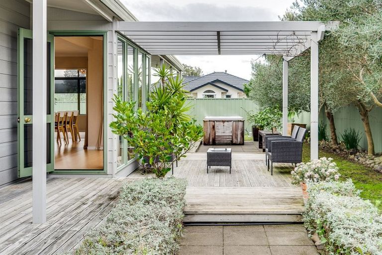 Photo of property in 14 Gill Road, Bay View, Napier, 4104