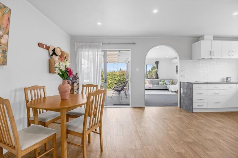 Photo of property in 23 Faram Place, Massey, Auckland, 0614