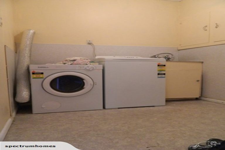 Photo of property in 3 Merritt Way, Newlands, Wellington, 6037