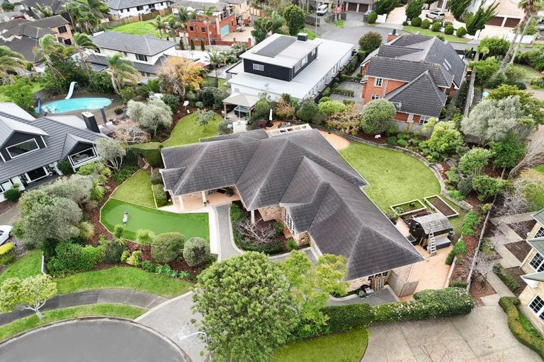 Photo of property in 12 San Jose Rise, Shamrock Park, Auckland, 2016