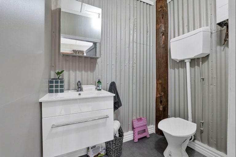 Photo of property in 225 Bridge Street, Eltham, 4322
