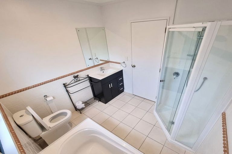 Photo of property in 3/520 Don Buck Road, Westgate, Auckland, 0614