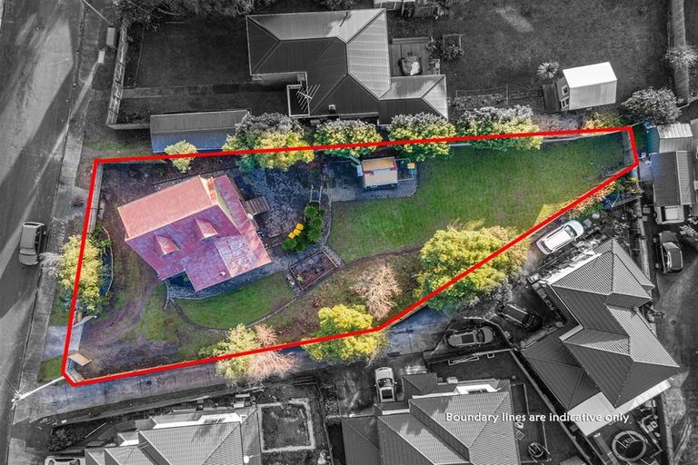 Photo of property in 5 Harrington Road, Henderson, Auckland, 0610