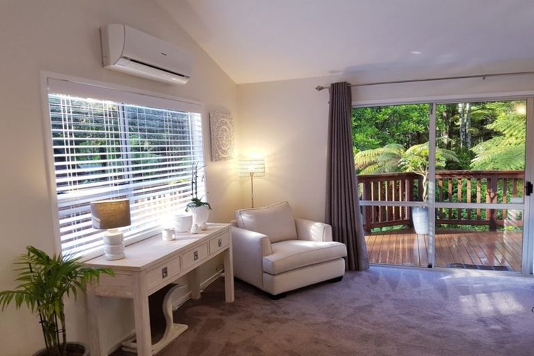 Photo of property in 9 Caram Place, Birkenhead, Auckland, 0626