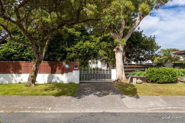 Photo of property in 34 Hinemoa Street, Waiwhetu, Lower Hutt, 5010