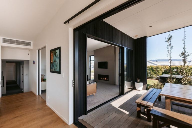 Photo of property in 22 Stingray Drive, Omokoroa, 3114
