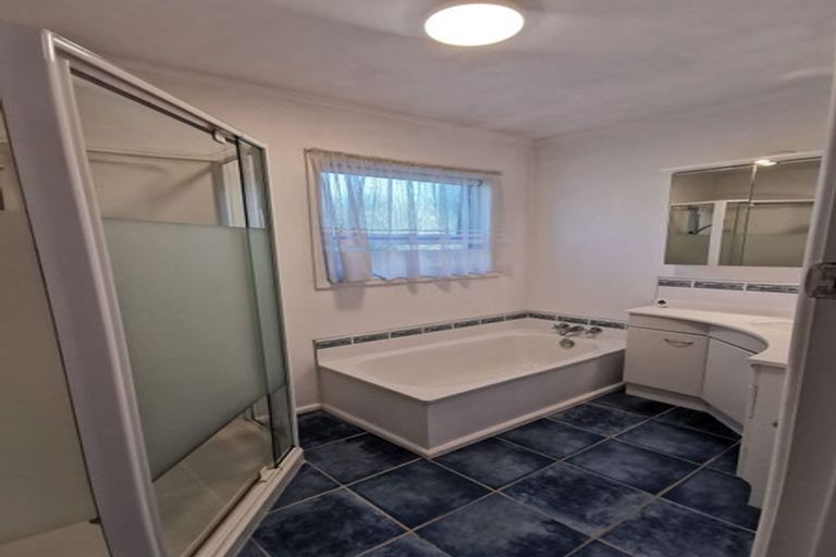 Photo of property in 11 Manor Place, Bryndwr, Christchurch, 8053