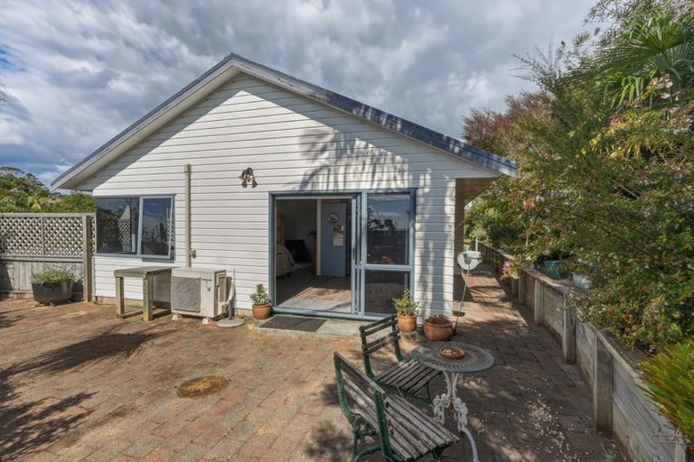 Photo of property in 300 State Highway 10, Cable Bay, 0420
