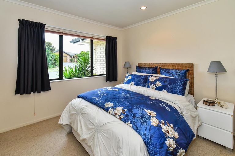 Photo of property in 24 Greig Place, Pukekohe, 2120
